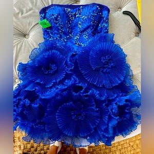 Beautiful Royal blue cocktail dress worn once like new condition